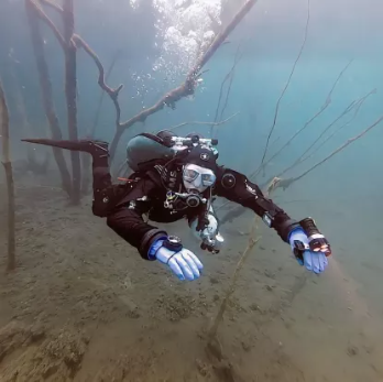 Udo Hegemann, seit 2025 bei der SDA Kiel. Erfahrener Taucher und Bootstechniker. 