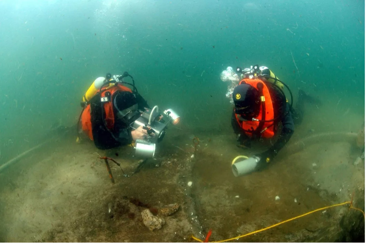 Divers of SDA Kiel discover bones near Heiligenhafen
