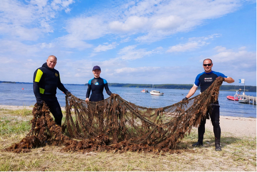 Bild zeigt eines der vielen Geisternetze, die in den Meeren vermüllen